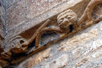 Heads in the external corner of the porch and south aisle September 2008